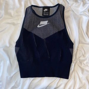 nike workout crop top